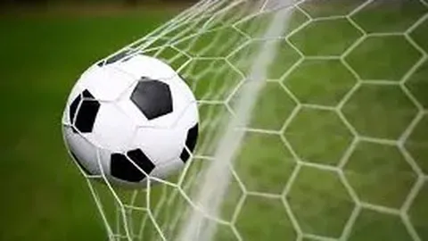 张纪中与69岁小女儿温馨互动，父女情深宛如祖孙